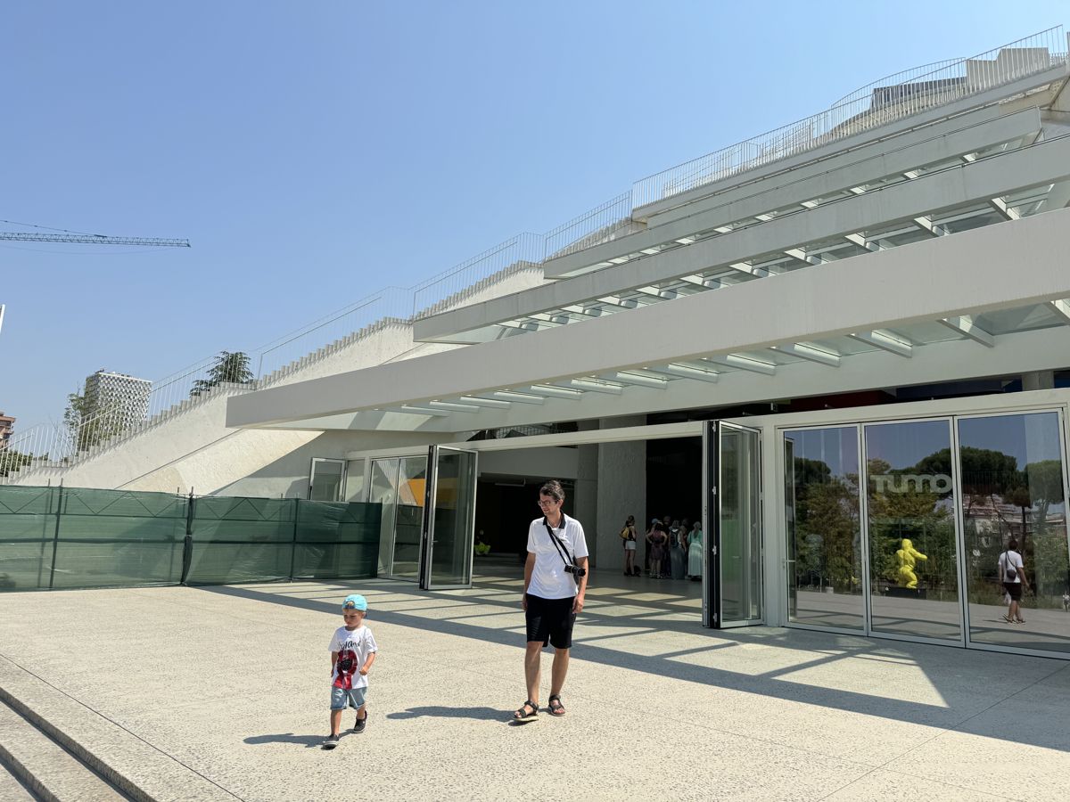 airport or train station